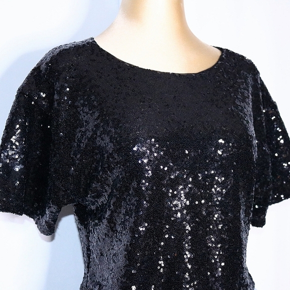 ANTHROPOLOGIE Sequin Cropped Tee, pullover styling, black, Small - Picture 2 of 9